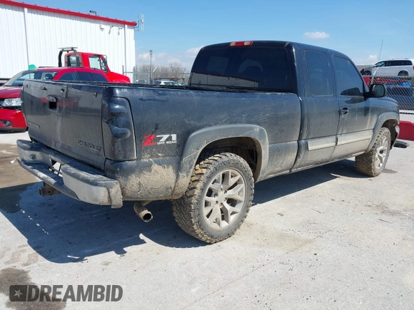 2005 Chevrolet Silverado 1500 Z71 with VIN 2GCEK19B251347481, listed as a IAAI auction lot 41886913 with 236,414 mi miles. Bid and sale history available at carsss.com. Image 4.