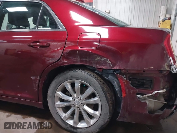 2015 Chrysler 300 Limited with VIN 2C3CCARGXFH892146, listed as a IAAI auction lot 41675840 with 60,527 mi miles. Bid and sale history available at carsss.com. Image 17.