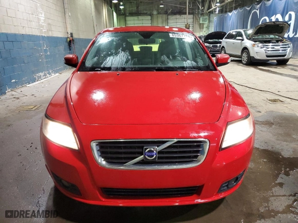 2010 Volvo V50 with VIN YV1382MW6A2563750, listed as a Copart auction lot 85367124 with 157,440 mi miles and Clean Title. Bid and sale history available at carsss.com. Image 5.