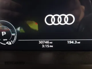 2019 Audi e-tron Premium Plus с VIN WA1LAAGE4KB023803, выставлен на аукционе IAAI как лот 42184693 с пробегом 30 746 миль миль и . История ставок и продаж доступна на DreamBid. Изображение 7.