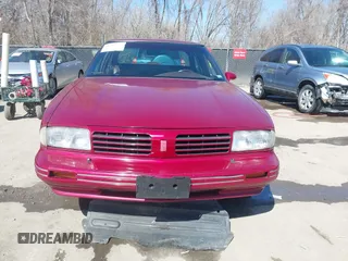 1995 Oldsmobile 88 z VIN 1G3HY52K1SH331973, wystawiony jako IAAI lot #41795311 z przebiegiem 110 407 mil mil oraz . Historia ofert i sprzedaży dostępna na DreamBid. Obrazek 13.