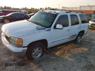 2003 GMC Yukon SLT with VIN 1GKEC13Z43J102238, listed as a IAAI auction lot 41618837 with 371,562 mi miles. Bid and sale history available at carsss.com. Image 2.