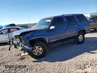 2000 Chevrolet Tahoe Z71 with VIN 1GNEK13R7YR152646, listed as a Copart auction lot 79464414 with 199,966 mi miles and Salvage title. Bid and sale history available at DreamBid. Image 1.