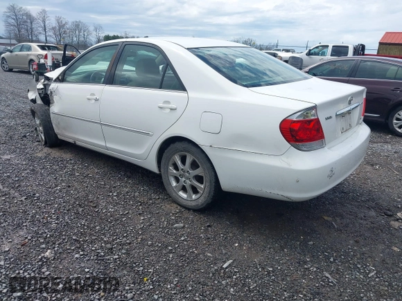 2005 Toyota Camry LE with VIN JTDBF30KX50165586, listed as a IAAI auction lot 41948322 with 84,326 mi miles and . Bid and sale history available at DreamBid. Image 3.