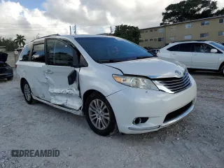 2017 Toyota Sienna XLE Auto Access Seat with VIN 5TDYZ3DC3HS801416, listed as a Copart auction lot 45015455 with 66,951 mi miles and Salvage Title. Bid and sale history available at carsss.com. Image 4.