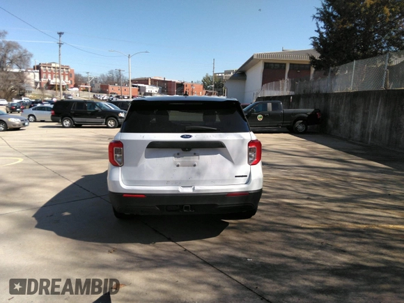 2020 Ford Police Interceptor Utility z VIN 1FM5K8AB0LGD09716, wystawiony jako IAAI lot #41772403 z przebiegiem 106 253 mil mil oraz . Historia ofert i sprzedaży dostępna na DreamBid. Obrazek 17.