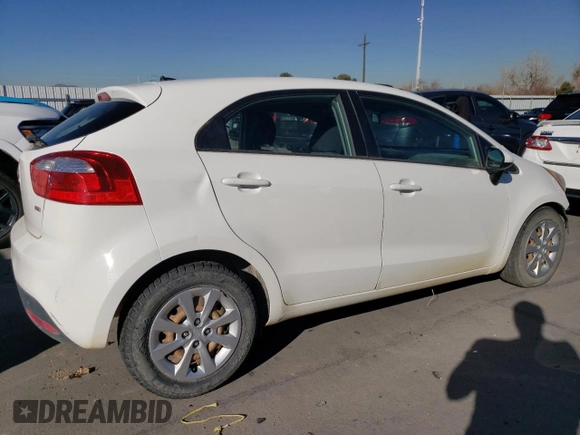 2014 Kia Rio LX with VIN KNADM5A36E6417300, listed as a Copart auction lot 82268544 with 166,455 mi miles and Clean Title. Bid and sale history available at carsss.com. Image 3.