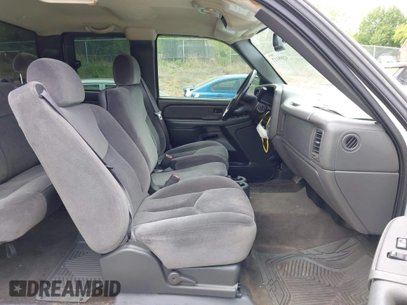 2006 GMC Sierra 1500 Work Truck z VIN 1GTEK19B76E109013, wystawiony jako IAAI lot #42098117 z przebiegiem 204 399 mil mil oraz . Historia ofert i sprzedaży dostępna na DreamBid. Obrazek 5.