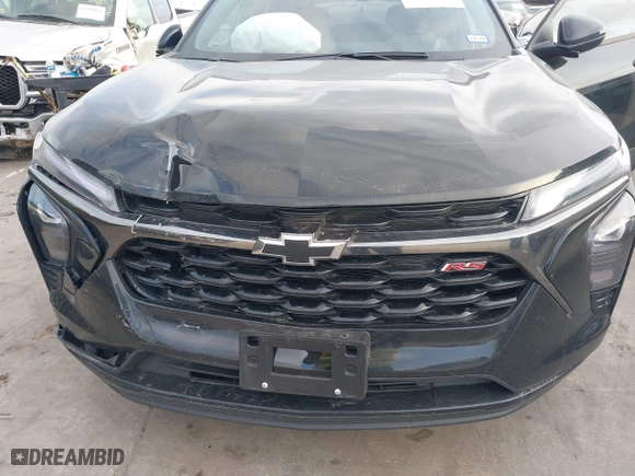 2025 Chevrolet Trax 2RS with VIN KL77LJEP1SC101628, listed as a IAAI auction lot 41585757 with 11,000 mi miles. Bid and sale history available at carsss.com. Image 6.