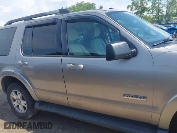 2008 Ford Explorer XLT z VIN 1FMEU73E98UA92588, wystawiony jako IAAI lot #42612972 z przebiegiem 194 059 mil mil oraz . Historia ofert i sprzedaży dostępna na DreamBid. Obrazek 13.