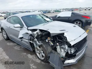 2018 Ford Mustang EcoBoost z VIN 1FA6P8TH8J5144833, wystawiony jako IAAI lot #42133735 z przebiegiem Nie podano mil oraz . Historia ofert i sprzedaży dostępna na DreamBid. Obrazek 1.