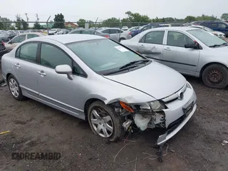 2008 Honda Civic LX z VIN 1HGFA165X8L003046, wystawiony jako IAAI lot #42340251 z przebiegiem 220 631 mil mil oraz . Historia ofert i sprzedaży dostępna na DreamBid. Obrazek 1.