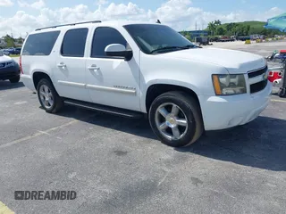 2008 Chevrolet Suburban LTZ with VIN 1GNFC16038R128195, listed as a IAAI auction lot 42455136 with 160,140 mi miles and . Bid and sale history available at DreamBid. Image 1.