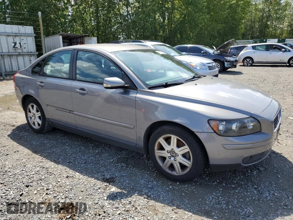 2004 Volvo S40 z VIN YV1MS382742006255, wystawiony jako Copart lot #57217135 z przebiegiem 66 740 mil mil oraz Szkoda całkowita • Salvage title. Historia ofert i sprzedaży dostępna na DreamBid. Obrazek 4.