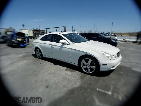 2008 Mercedes-Benz CLS 550 z VIN WDDDJ72X78A134002, wystawiony jako Copart lot #52027285 z przebiegiem 83 484 mil mil oraz Szkoda całkowita • Salvage title. Historia ofert i sprzedaży dostępna na DreamBid. Obrazek 11.
