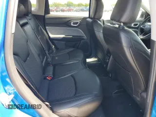 2022 Jeep Compass Latitude z VIN 3C4NJDBB7NT127413, wystawiony jako Copart lot #55268415 z przebiegiem 34 966 mil mil oraz Szkoda całkowita • Salvage title. Historia ofert i sprzedaży dostępna na DreamBid. Obrazek 11.