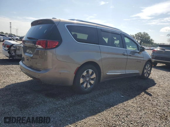 2018 Chrysler Pacifica Hybrid Limited z VIN 2C4RC1N73JR183492, wystawiony jako Copart lot #61833135 z przebiegiem 60 167 mil mil oraz Szkoda całkowita • Salvage title. Historia ofert i sprzedaży dostępna na DreamBid. Obrazek 3.