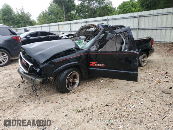 2003 GMC Sonoma with VIN 1GTCS19H038270227, listed as a Copart auction lot 61437014 with Not Provided miles and Non Repairable. Bid and sale history available at DreamBid. Image 1.
