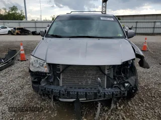 2016 Chrysler Town & Country Touring with VIN 2C4RC1BG2GR296945, listed as a Copart auction lot 55400145 with 157,895 mi miles and Salvage Title. Bid and sale history available at DreamBid. Image 5.