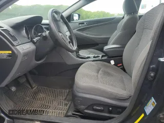 2013 Hyundai Sonata GLS z VIN 5NPEB4AC0DH779649, wystawiony jako Copart lot #56739095 z przebiegiem Nie podano mil oraz Czysty tytuł • Clean title. Historia ofert i sprzedaży dostępna na DreamBid. Obrazek 7.