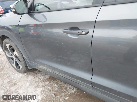 2016 Hyundai Tucson Sport with VIN KM8J33A21GU254828, listed as a IAAI auction lot 41297692 with 134,394 mi miles. Bid and sale history available at carsss.com. Image 6.