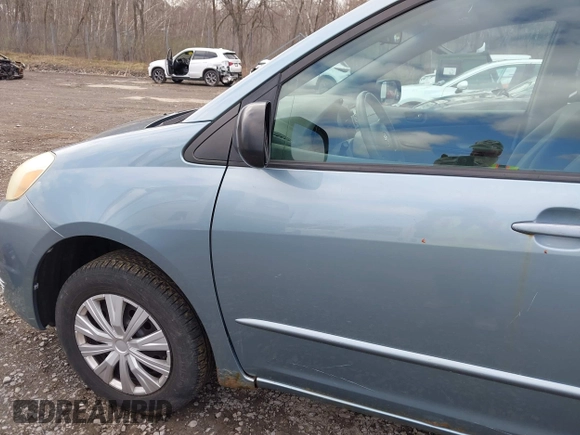 2005 Toyota Sienna CE with VIN 5TDZA23C55S375389, listed as a IAAI auction lot 42082835 with 243,028 mi miles. Bid and sale history available at carsss.com. Image 6.