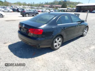 2014 Volkswagen Jetta TDI w/Premium/Nav с VIN 3VWLL7AJXEM435467, выставлен на аукционе IAAI как лот 42056011 с пробегом 167 534 миль миль и . История ставок и продаж доступна на DreamBid. Изображение 4.