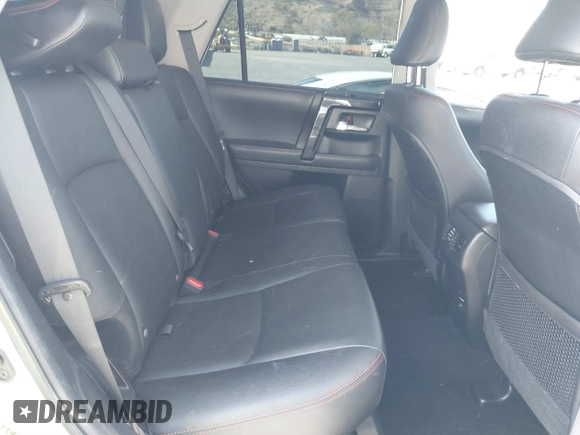 2018 Toyota 4Runner SR5 with VIN JTEBU5JRXJ5484802, listed as a IAAI auction lot 41609448 with 71,085 mi miles and . Bid and sale history available at DreamBid. Image 8.
