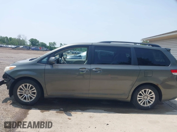 2011 Toyota Sienna XLE AAS z VIN 5TDYK3DC3BS146444, wystawiony jako IAAI lot #42390511 z przebiegiem 230 091 mil mil oraz . Historia ofert i sprzedaży dostępna na DreamBid. Obrazek 15.