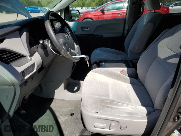 2016 Toyota Sienna LE AAS с VIN 5TDKK3DC7GS723554, выставлен на аукционе Copart как лот 53332905 с пробегом 131 216 миль миль и Списание • Salvage title. История ставок и продаж доступна на DreamBid. Изображение 7.