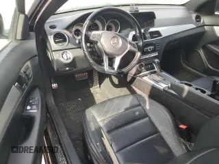 2013 Mercedes-Benz C 250 z VIN WDDGJ4HB5DF967737, wystawiony jako Copart lot #57278155 z przebiegiem 127 644 mil mil oraz Nie do naprawy • Non repairable. Historia ofert i sprzedaży dostępna na DreamBid. Obrazek 8.