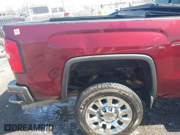 2016 GMC Sierra 2500HD Denali z VIN 1GT12UE87GF287056, wystawiony jako IAAI lot #41753772 z przebiegiem 284 546 mil mil oraz . Historia ofert i sprzedaży dostępna na DreamBid. Obrazek 14.