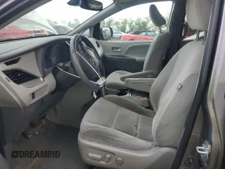 2020 Toyota Sienna LE Auto Access Seat with VIN 5TDKZ3DC3LS041096, listed as a Copart auction lot 55916635 with 82,780 mi miles and Salvage title. Bid and sale history available at DreamBid. Image 7.