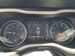 2015 Jeep Cherokee Sport z VIN 1C4PJLAB5FW573186, wystawiony jako Copart lot #61440805 z przebiegiem 144 333 mil mil oraz Szkoda całkowita • Salvage title. Historia ofert i sprzedaży dostępna na DreamBid. Obrazek 9.