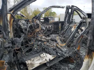 2018 Ford F-350 XL z VIN 1FT8W3BT1JEB07119, wystawiony jako Copart lot #74050494 z przebiegiem Nie podano mil oraz Nie do naprawy • Non repairable. Historia ofert i sprzedaży dostępna na DreamBid. Obrazek 7.