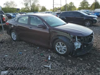 2016 Kia Optima LX z VIN 5XXGT4L35GG042496, wystawiony jako Copart lot #53816495 z przebiegiem 77 924 mil mil oraz Szkoda całkowita • Salvage title. Historia ofert i sprzedaży dostępna na DreamBid. Obrazek 4.