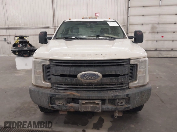 2017 Ford Super Duty F-250 SRW XLT with VIN 1FTBF2B60HED72098, listed as a IAAI auction lot 40949415 with 87,139 mi miles. Bid and sale history available at carsss.com. Image 12.
