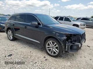 2017 Audi Q7 Prestige with VIN WA1VAAF79HD020632, listed as a Copart auction lot 60118155 with 144,250 mi miles and Salvage title. Bid and sale history available at DreamBid. Image 4.