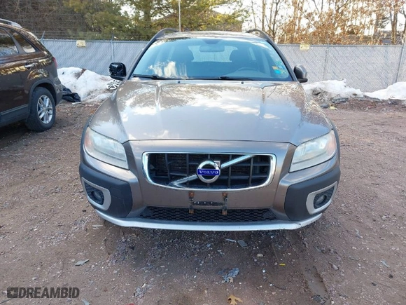 2011 Volvo XC70 3.2L with VIN YV4952BL9B1100510, listed as a IAAI auction lot 41684371 with NaN miles. Bid and sale history available at carsss.com. Image 6.