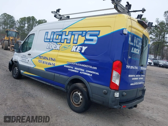 2018 Ford Transit z VIN 1FTYR2CM4JKB28167, wystawiony jako IAAI lot #41762709 z przebiegiem 123 554 mil mil oraz . Historia ofert i sprzedaży dostępna na DreamBid. Obrazek 3.