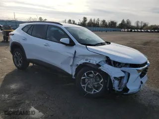 2025 Chevrolet Trax LT with VIN KL77LHEP9SC136880, listed as a Copart auction lot 50460465 with 2,895 mi miles and Salvage Title. Bid and sale history available at carsss.com. Image 4.