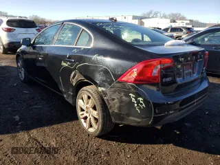2012 Volvo S60 T6 z VIN YV1902FH0C2106726, wystawiony jako Copart lot #42192975 z przebiegiem 131 418 mil mil oraz Szkoda całkowita • Salvage title. Historia ofert i sprzedaży dostępna na DreamBid. Obrazek 2.