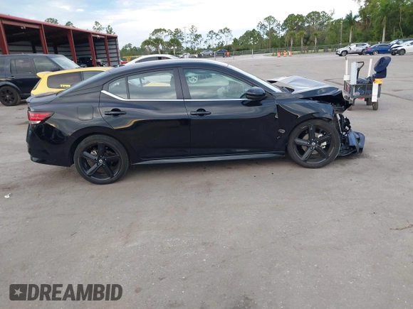 2022 Nissan Sentra SR with VIN 3N1AB8DV2NY301744, listed as a IAAI auction lot 38231771 with 10,761 mi miles. Bid and sale history available at carsss.com. Image 13.