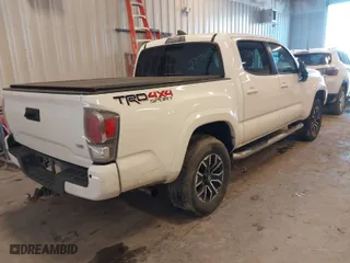 2020 Toyota Tacoma 4WD SR5 with VIN 3TMCZ5AN5LM362756, listed as a IAAI auction lot 41434387 with 42,971 mi miles. Bid and sale history available at carsss.com. Image 4.
