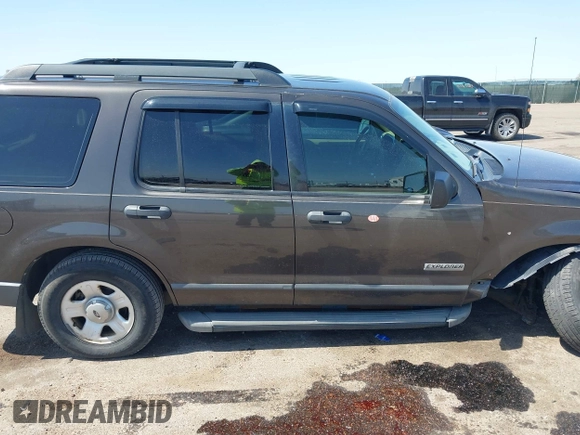 2006 Ford Explorer XLS z VIN 1FMEU62E86UA19804, wystawiony jako IAAI lot #42103063 z przebiegiem 150 466 mil mil oraz . Historia ofert i sprzedaży dostępna na DreamBid. Obrazek 14.