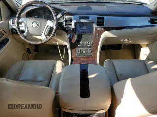 2007 Cadillac Escalade z VIN 1GYFK63807R226502, wystawiony jako Copart lot #61131695 z przebiegiem 319 798 mil mil oraz Szkoda całkowita • Salvage title. Historia ofert i sprzedaży dostępna na DreamBid. Obrazek 8.