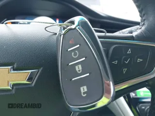 2017 Chevrolet Bolt EV LT z VIN 1G1FW6S09H4177071, wystawiony jako IAAI lot #42163824 z przebiegiem 65 327 mil mil oraz . Historia ofert i sprzedaży dostępna na DreamBid. Obrazek 11.