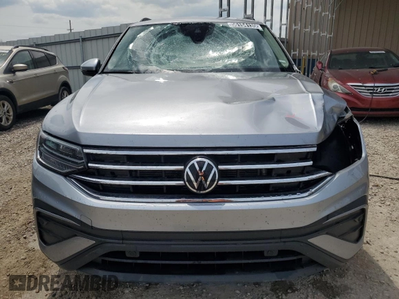2024 Volkswagen Tiguan S with VIN 3VVFB7AX6RM041804, listed as a Copart auction lot 56154135 with 43,515 mi miles and Clean Title. Bid and sale history available at DreamBid. Image 5.