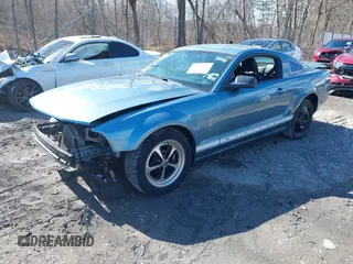 2008 Ford Mustang Deluxe with VIN 1ZVHT80NX85135471, listed as a IAAI auction lot 41985289 with 148,952 mi miles. Bid and sale history available at carsss.com. Image 2.