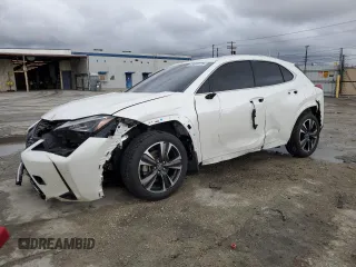 2021 Lexus UX 200 z VIN JTHX3JBHXM2040304, wystawiony jako Copart lot #49006725 z przebiegiem 51 543 mil mil oraz Szkoda całkowita • Salvage title. Historia ofert i sprzedaży dostępna na DreamBid. Obrazek 1.